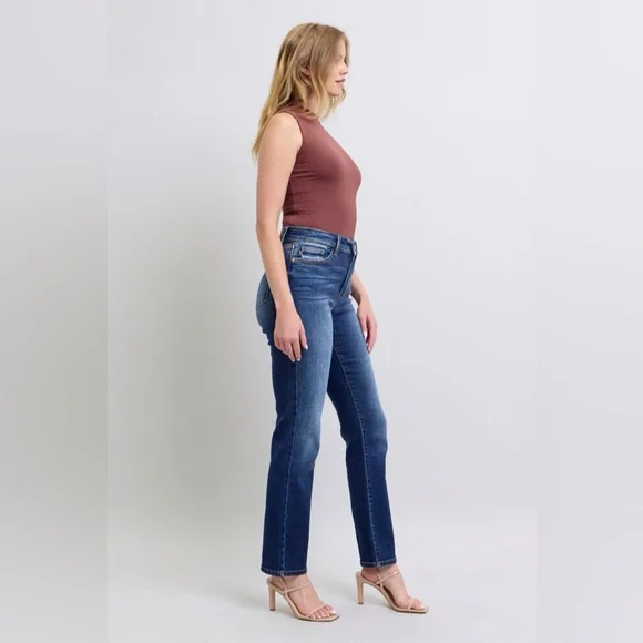 Judy Blue Medium Washed Straight Leg Jeans with Pockets - Picture 7 of 10